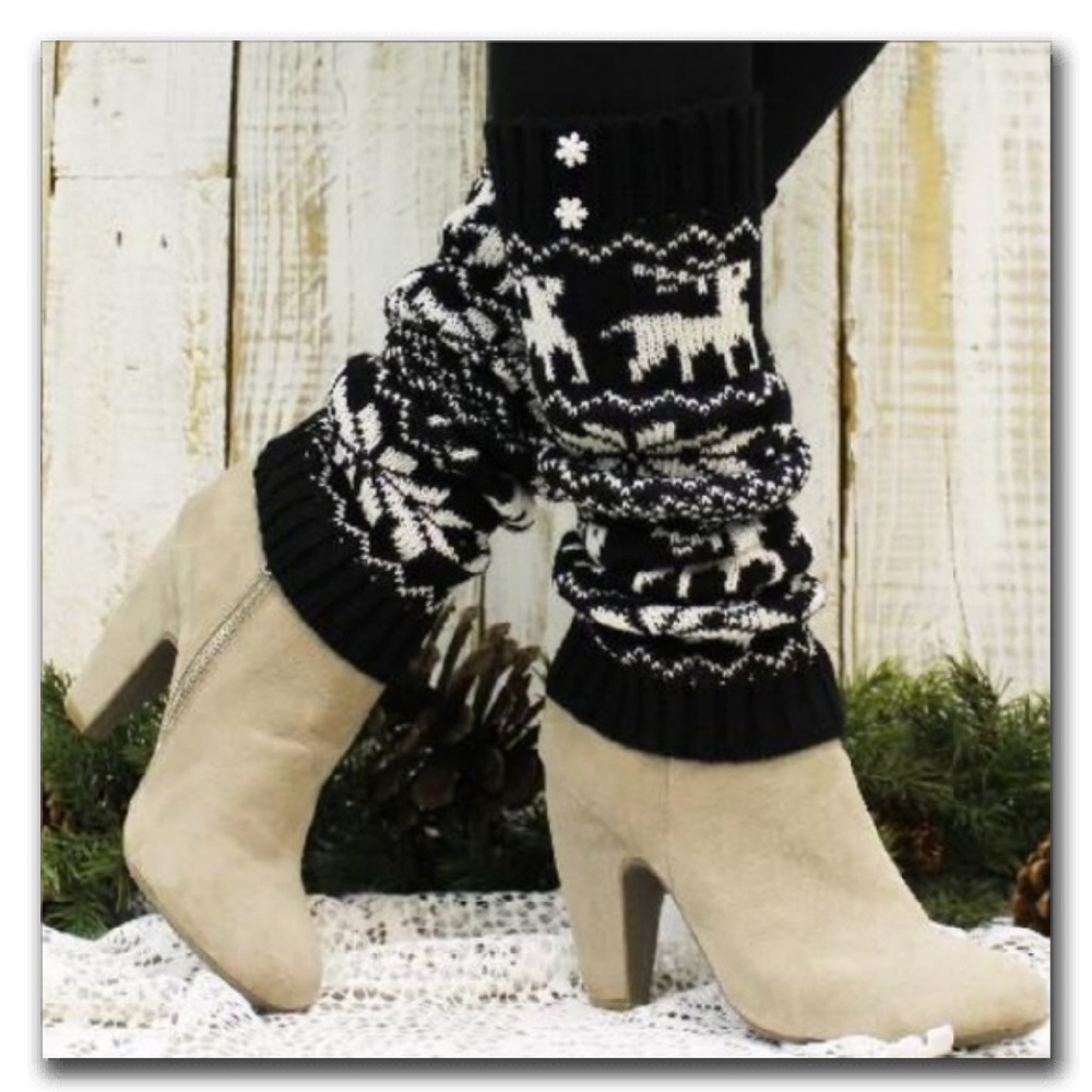 ❄BLACK AND WHITE LEG WARMERS